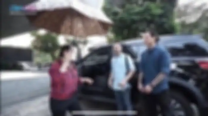 Nagita Slavina temukan payung motif bunga