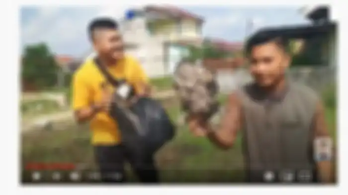 Konten Youtube Edo Putra prank daging sampah