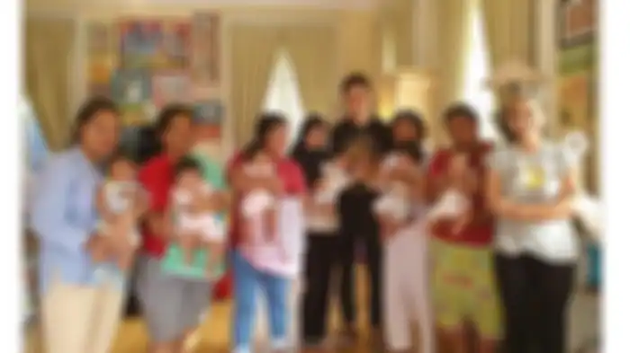 Kisah Crazy Rich Monica Soraya rawat 6 bayi di rumah mewahnya.