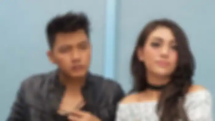 Dirly Idol saat masih bersama Celine Evangelista