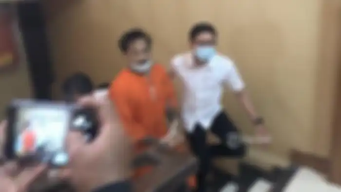 Jerinx serukan hal ini saat digiring ke ruang pemeriksaan di Polda Bali.