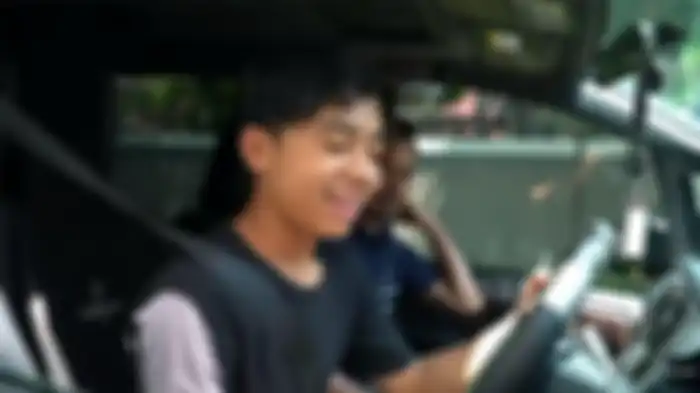 Betrand Peto maksa mengendarai mobil sendiri