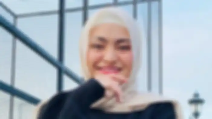 Nathalie Holscher memutuskan menjadi mualaf disaksikan komedian Sule pada 22 September 2020. 