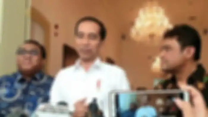 Presiden Jokowi menerima dua pemimpin serikat buruh ke Istana, yakni Presiden KSPI Said Iqbal beserta Presiden KSPSI Andi Gani. 