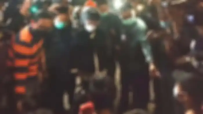 Walikota Risma memarahi sejumlah pelaku demo yang diamankan polisi, Kamis malam (8/10/2020). 