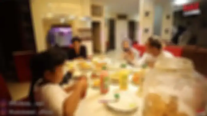 Makan malam keluarga Sule