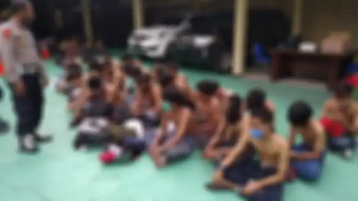 Ilustrasi: Puluhan pelajar yang diamankan di Jalan RE Martadinata, Pademangan, Jakarta Utara, Kamis (8/10/2020) karena diduga hendak ikut demonstrasi ke Gedung DPR, Jakarta Pusat, dibawa ke Polsek Pademangan.