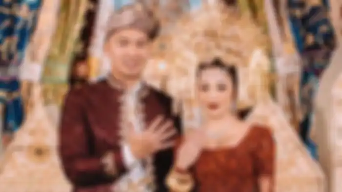 Nikita Willy dan Indra Priawan saat akad nikah digelar di Waringin Permai, Jatiwaringin, Jakarta Timur, Jumat (16/10/2020). 