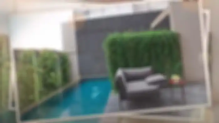 kolam renang di rumah Nathalie Holscher 