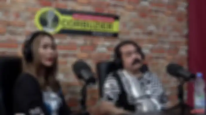 Inul Daratista dan Adam Suseno saat hadir di podcast Deddy Corbuzier.