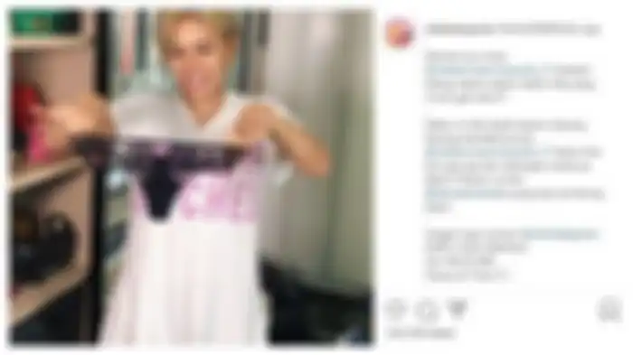 Nikita Mirzani lelang celana dalam bekas yang sudah robek-robek seharga Rp 300 juta, Kamis (29/10/2020). 