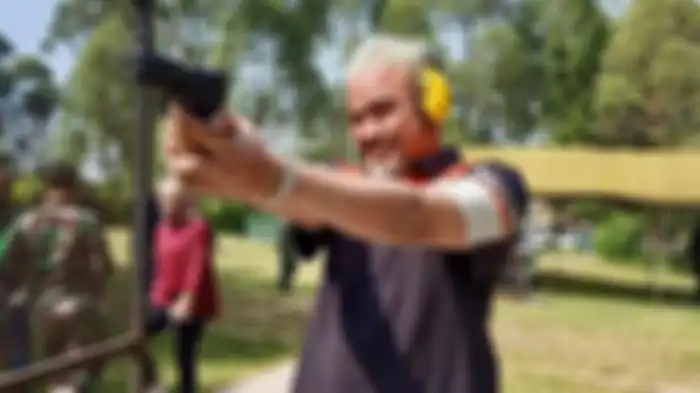 Sosok Michael Simon, pengusaha terkenal asal Bandung yang ikut menjadi tersangka dalam aksi pengeroyokan anggota TNI oleh oknum klub moge di Sumatera Barat.