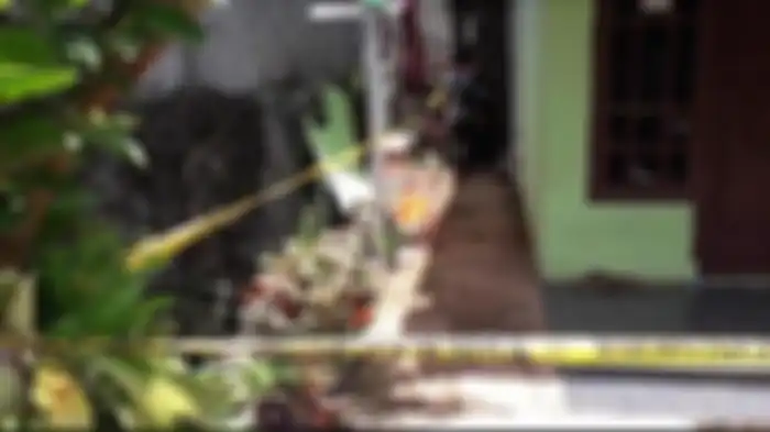 Sesosok mayat wanita berinisial AM (28) gegerkan warga Kampung Lingkungan II Citatah Dalam, Kelurahan Ciriung, Kecamatan Cibinong, Kabupaten Bogor, Selasa (3/11/2020).