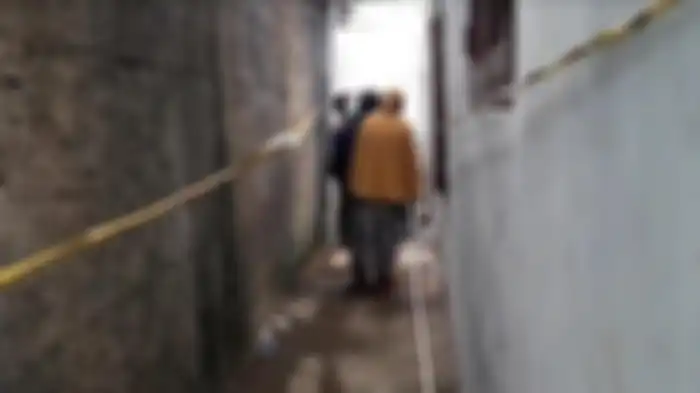 Sesosok mayat wanita berinisial AM (28) gegerkan warga Kampung Lingkungan II Citatah Dalam, Kelurahan Ciriung, Kecamatan Cibinong, Kabupaten Bogor, Selasa (3/11/2020).