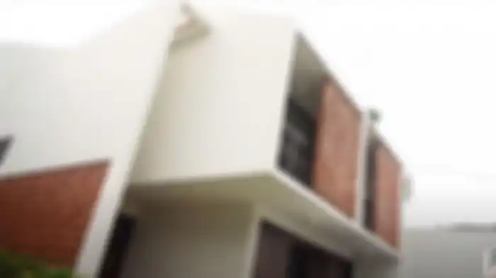 Penampakan eksterior rumah baru Rizky Billar yang terletak di wilayah Bintaro, Tangerang Selatan, Jumat (6/11/2020). 