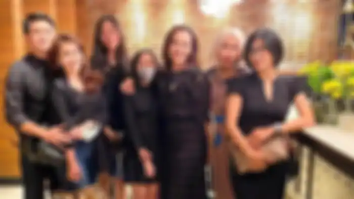 Foto kemesraan Ayu Ting Ting dan Adit Jayusman