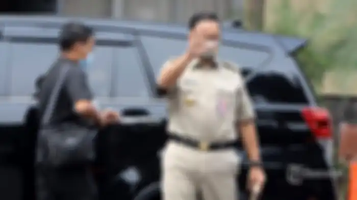 Gubernur DKI Jakarta, Anies Baswedan tiba Polda Metro Jaya, Jakarta Selatan, untuk memenuhi panggilan pemeriksaan di Ditreskrimum, Selasa (17/11/2020).