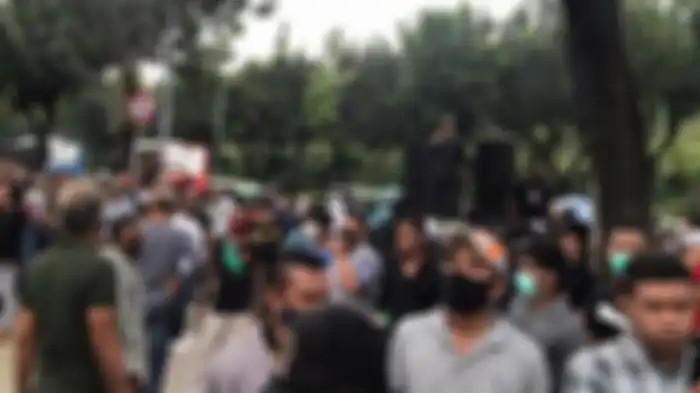 Puluhan orang yang tergabung dalam Aliansi Masyarakat Cinta NKRI melakukan unjuk rasa di depan Balai Kota DKI Jakarta, Kamis (19/11/2020). 