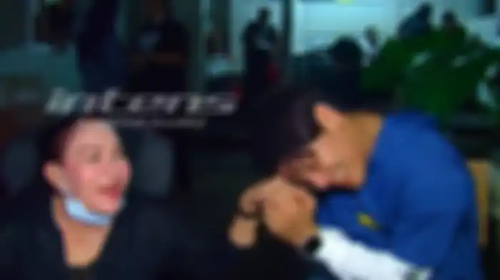 Rizky Billar panik saat Mpok Atiek membocorkan pernikahannya dengan Lesty Kejora tahun depan.