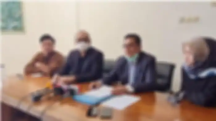Konferensi pers Rizky Febian dan Putri Delina terkait harta warisan mendiang Lina Jubaedah