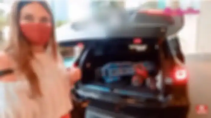 Mobil baru Luna Maya