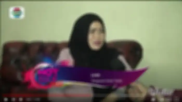 Pengasuh anak almarhumah Lina Jubaedah dan Teddy Pardiyana, bernama Liah 