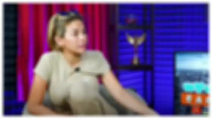 Nikita Mirzani membeberkan alasannya saling boikot dengan stasiun televisi kepada Abdel Achrian. 
