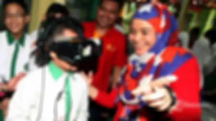Istri kedua Syekh Ali Jaber yang bernama Deva Rachman