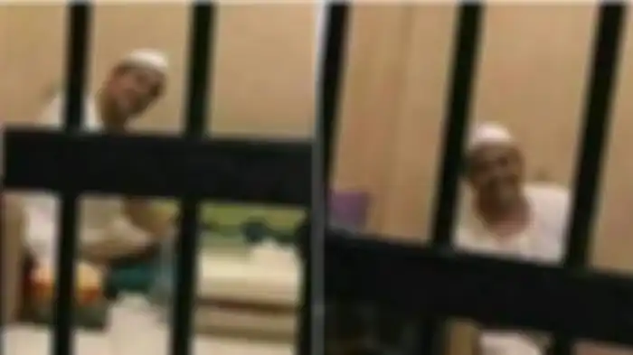 Kondisi Habib Rizieq selama dua bulan dipenjara dikabarkan memburuk.