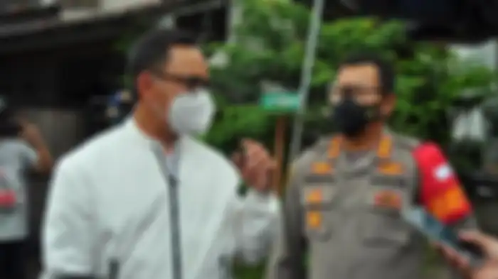 Walikota Bogor, Bima Arya (kiri), Kapolresta Bogor Kota Kombespol Susatyo Purnomo Condro (kanan) akan menerapkan aturan ganjil genap setiap Jumat hingga Minggu. 