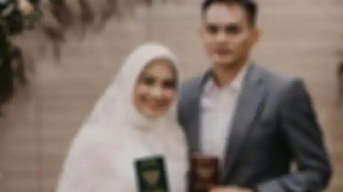 Pedangdut Ikke Nurjanah dikabarkan menikah lagi, Jumat (5/2/2021). Ikke Nurjanah disebutkan melepas status janda dan menikah kembali.