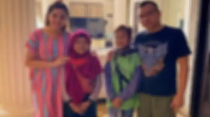 Anang Hermansyah dan Ashanty bersama dua anak angkat mereka, Putra dan Aulia. 