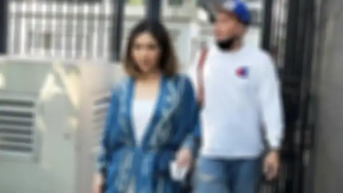 Gisel dan Wijin di kawasan Mampang Prapatan, Jakarta Selatan, Senin (29/6/2020). 