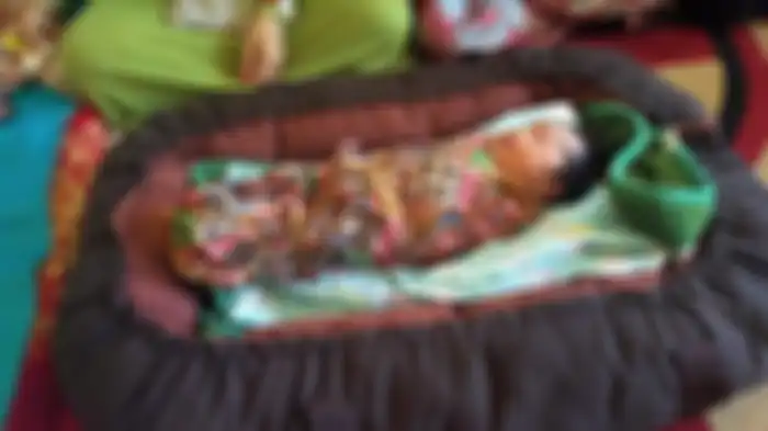 Warga Kabupaten Cianjur masih heboh bayi lahir dari seorang ibu muda, Siti Jainah, yang tak pernah merasa hamil. 