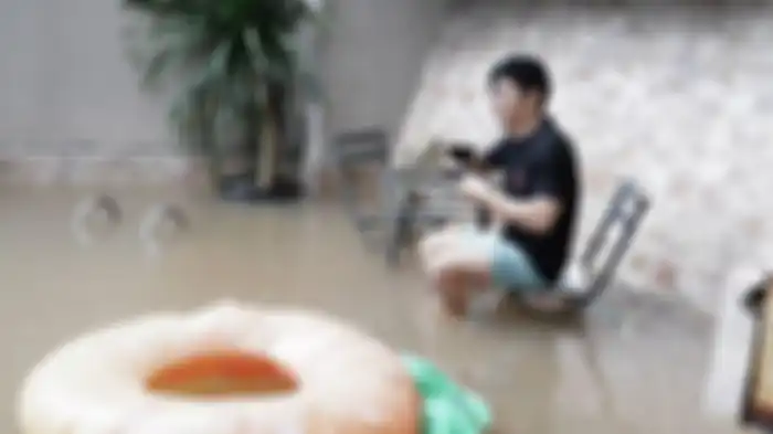 Rumah Nicky Tirta direndam banjir