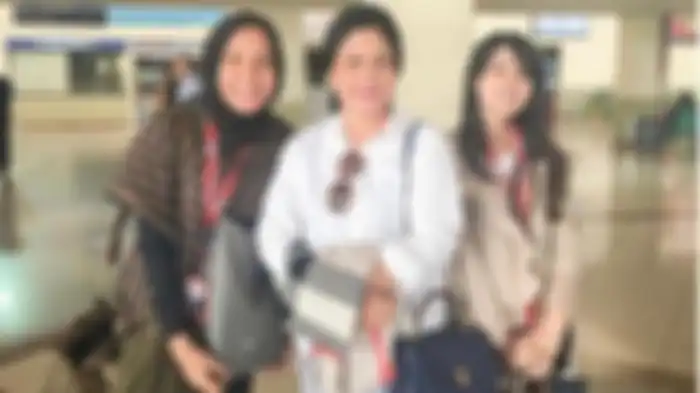 Nadya Arifta, Iriana Joko Widodo dan satu temannya 