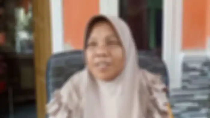 Eha Nuraeti (55) adalah salah satu korban selamat dalam kecelakaan maut bus di Tanjakan Cae, Wado, Sumedang, Rabu (10/3/2021) malam. 