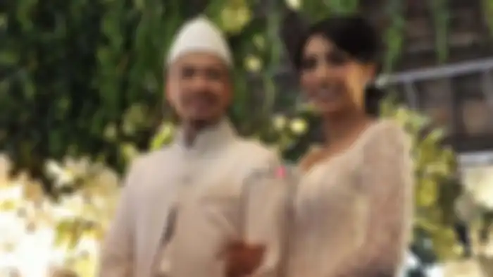 Tyas Mirasih dan sang suami