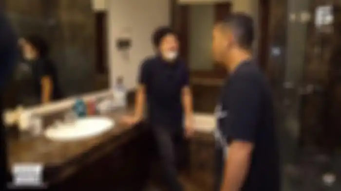 Kamar mandi dalam milik Atta Halilintar yang tersembunyi dibalik walk in closet. 