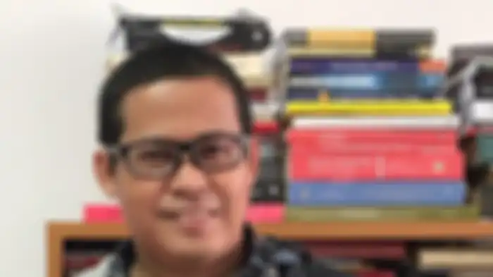 Prof M alias Prof Muradi, bos BUMN dan guru besar di UNPAD yang dituding menghamili model cantik Era Setyowati dan menelantarkan anaknya.