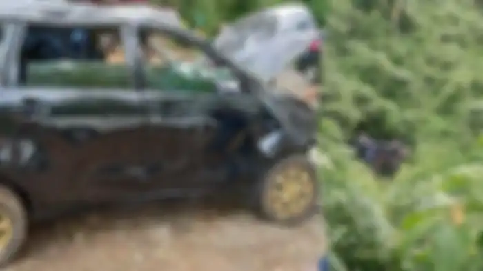 Mobil tim Kakak Beradik Journey alami kecelakaan