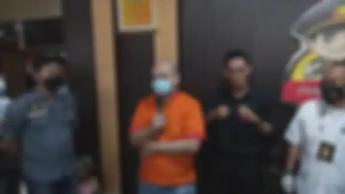 JT, pelaku penganiaya perawat RS Siloam mengutarakan permohonan maaf di Polrestabes Palembang, Sabtu (17/4/2021)