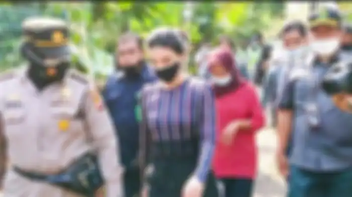 Tsania Marwa jemput anak di rumah Atalarik Syach