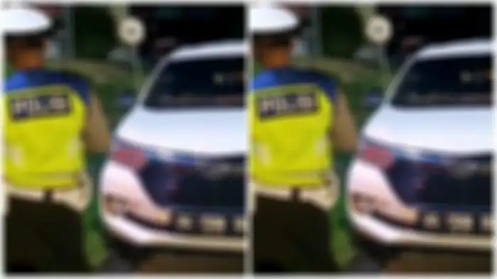 Toyota Avanza dicegat polisi setelah gagal mengelabui petugas saat akan mengantar pemudik melewati pos penyekatan