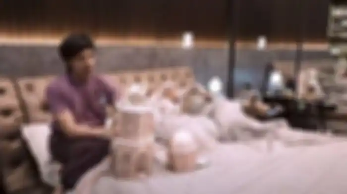 Atta dan Aurel buka hampers dari Krisdayanti