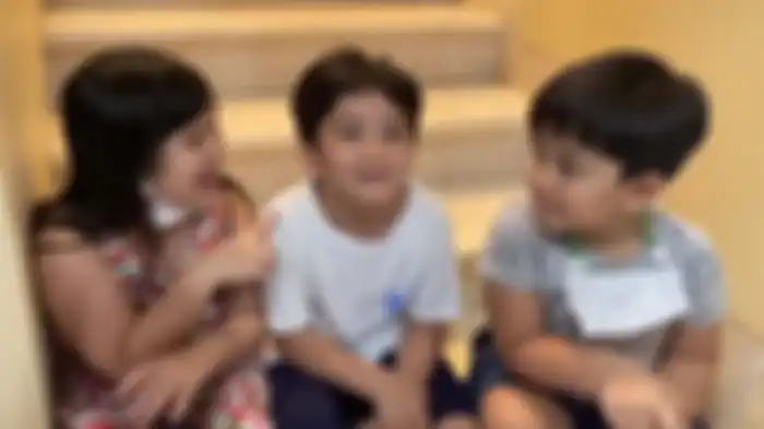 Rafathar Malik Ahmad putra pasangan artis Raffi Ahmad dan Nagita Slavina diledek sepupunya gara-gara masih sering digendong