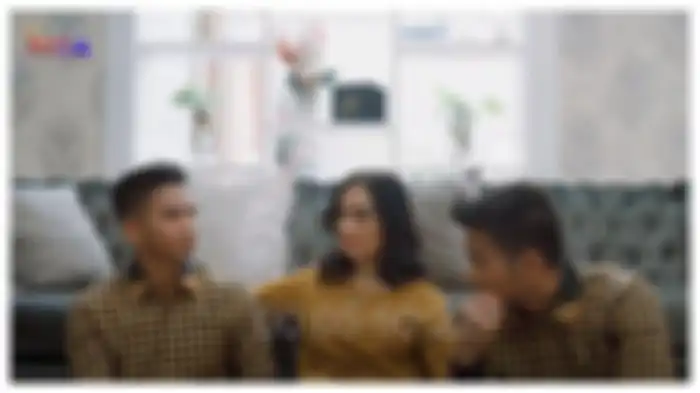 Rizki DA, Iis Dahlia, dan Ridho DA (kanan) pada Sabtu, (29/5/2021). Rizki DA akhirnya membongkar hubungan rumah tangganya dengan Nadya Mustika. 