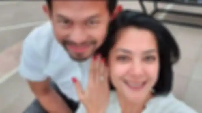 Lulu Tobing dan suami