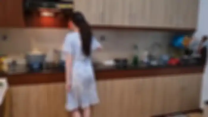 Mewahnya dapur di rumah artis Arumi Bachsin