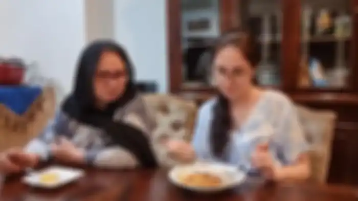 Mewahnya dapur di rumah artis Arumi Bachsin